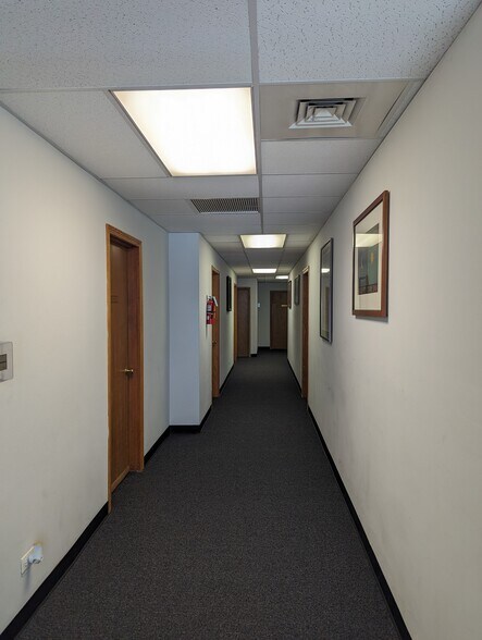 More Photos Of 18241-18245 West St, Lansing General Retail For Sale