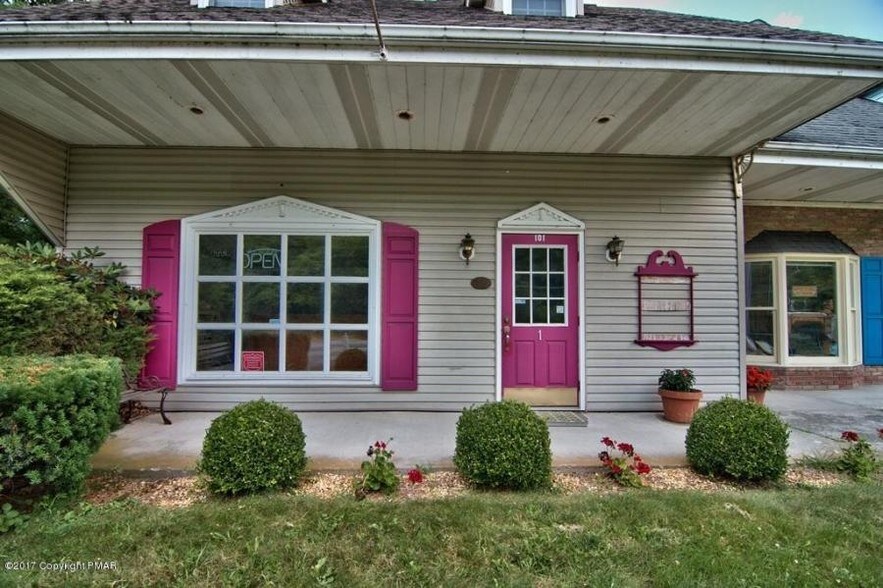 More Photos Of 2783-2785 Route 115, Effort Storefront For Lease