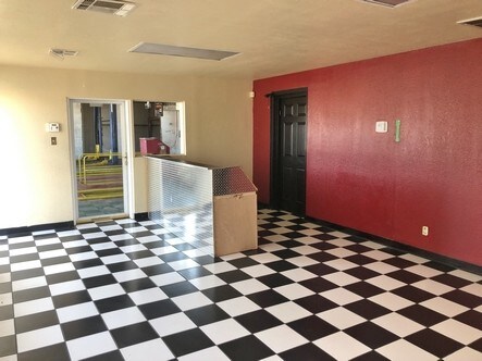 More Photos Of 7020 NW 39th Expy, Bethany Auto Repair For Sale