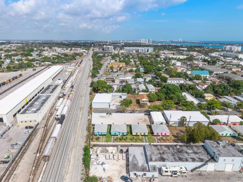 More Photos Of 540 17th St, West Palm Beach Warehouse For Lease