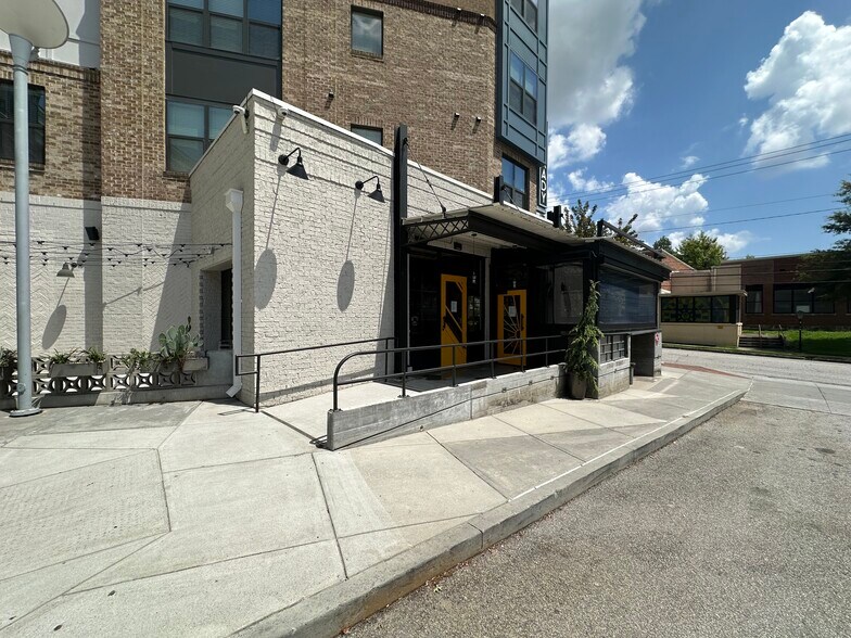 More Photos Of 930 Howell Mill Rd NW, Atlanta Apartments For Lease