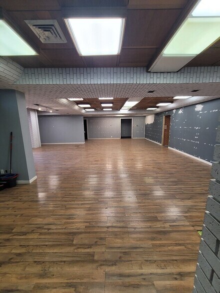 More Photos Of 6263 E Main St, Mesa Convenience Store For Lease