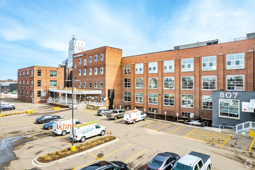 More Photos Of 807 Broadway St NE, Minneapolis Loft Creative Space For Lease