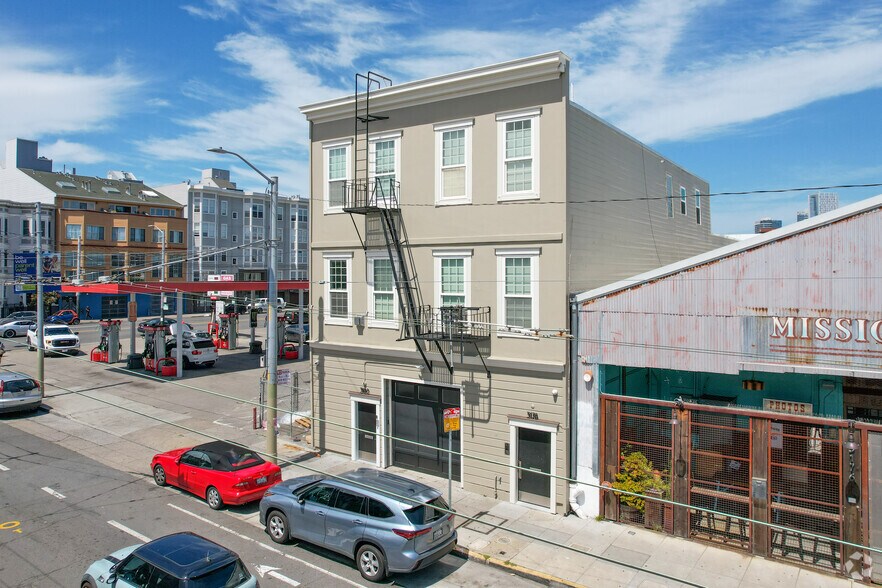 More Photos Of 3178-3180 17th St, San Francisco Loft Creative Space For Lease