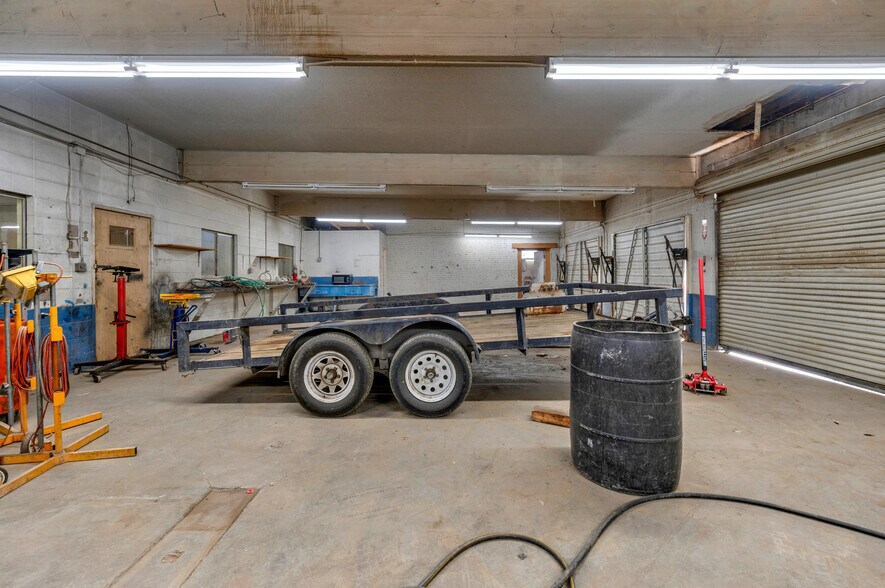 More Photos Of 201 E St, Lemoore Auto Repair For Sale