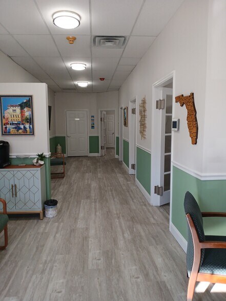 More Photos Of 115 N Tamiami Trl, Nokomis Office For Lease