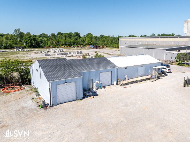 More Photos Of 758 Phillips Ln, Lexington Warehouse For Lease