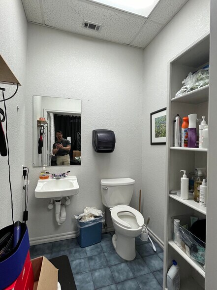 More Photos Of 3106 S W S Young Dr, Killeen Medical For Lease