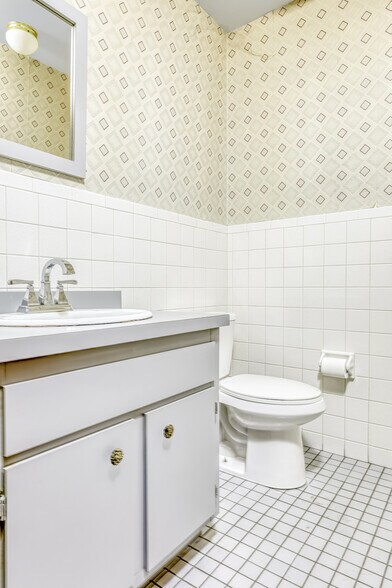 More Photos Of 8 Medical Park Dr, Pomona Medical For Sale