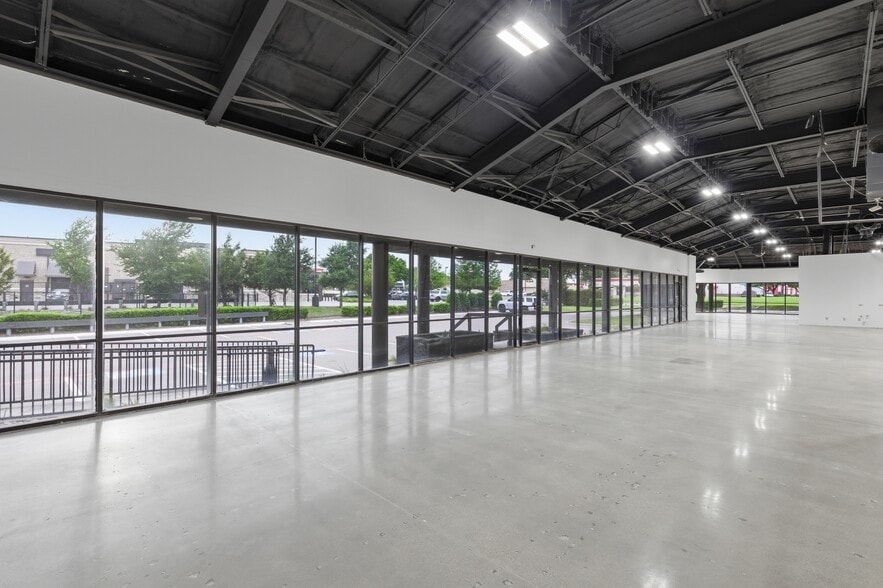 More Photos Of 3420 Sojourn Dr, Carrollton Warehouse For Lease