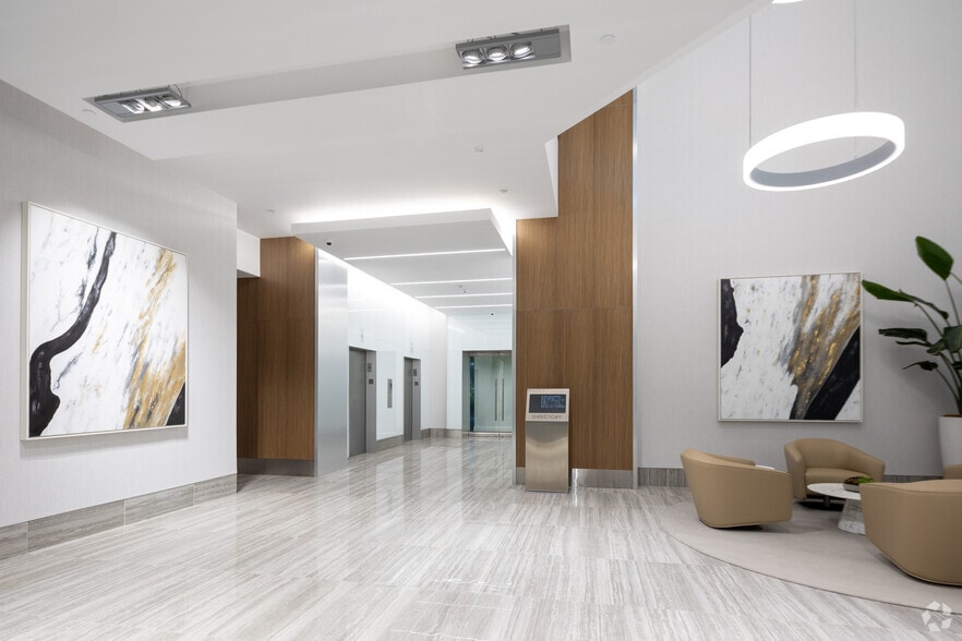 More Photos Of 21550 Oxnard St, Woodland Hills Office For Lease