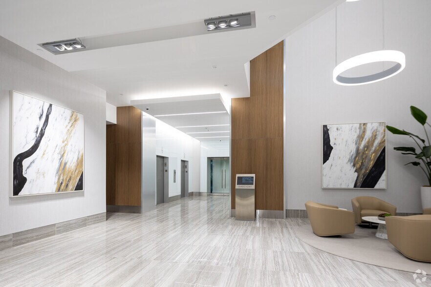 More Photos Of 21550 Oxnard St, Woodland Hills Office For Lease