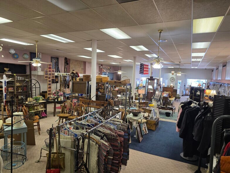 More Photos Of 124 E Front St, Sikeston Flex For Sale