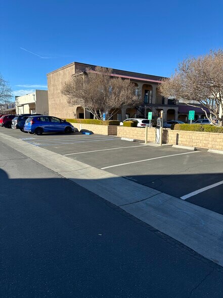 More Photos Of 122 E Tehachapi Blvd, Tehachapi Office For Sale