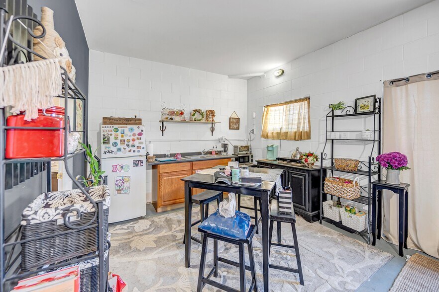 More Photos Of 3131 S Jones Blvd, Las Vegas Office For Sale