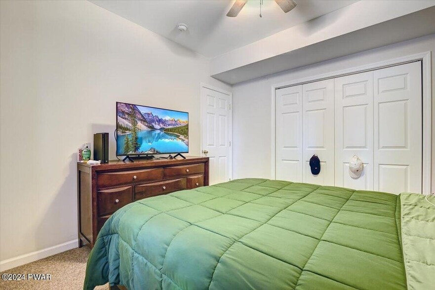 More Photos Of 186 Ledgedale Rd, Lake Ariel Apartments For Sale