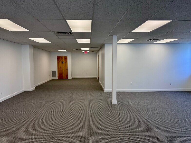 More Photos Of 133 E Putnam Ave, Cos Cob Office For Lease