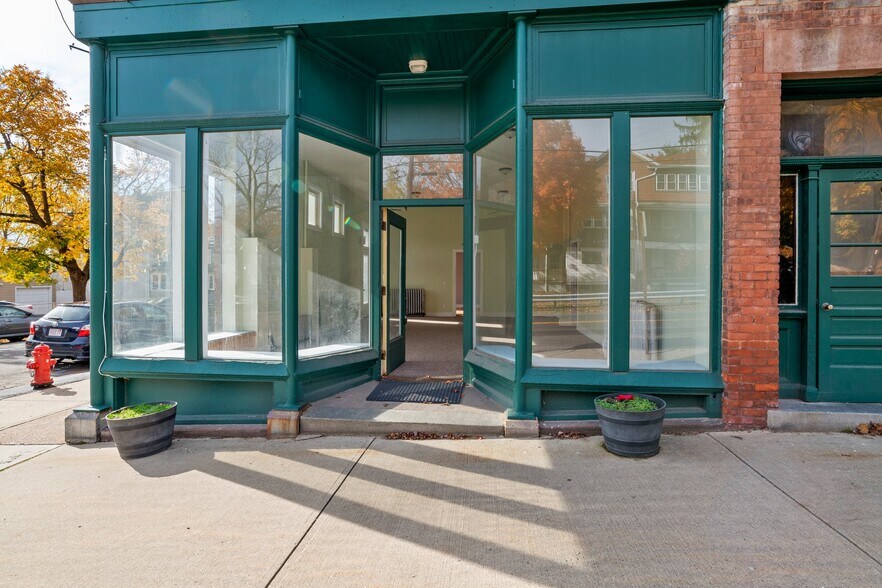 More Photos Of 226-228 Sargeant St, Holyoke Storefront For Lease