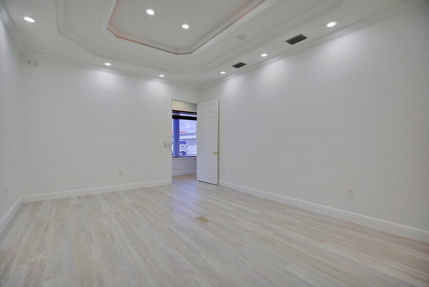 More Photos Of 2153 US Highway 27 S, Sebring Office For Sale