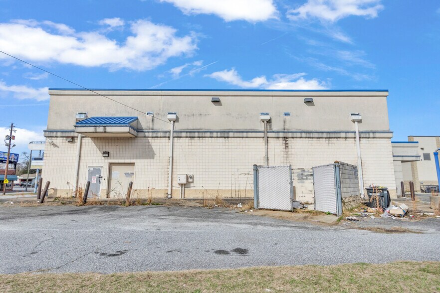 More Photos Of 2300 Wynnton Rd, Columbus Drugstore For Lease