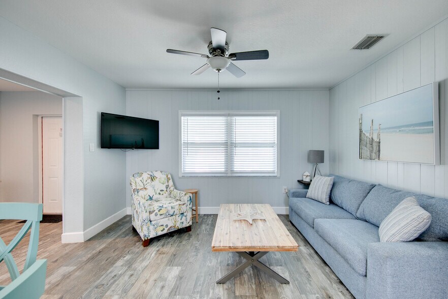 More Photos Of 12321 Gulf Blvd, Treasure Island Hospitality For Sale