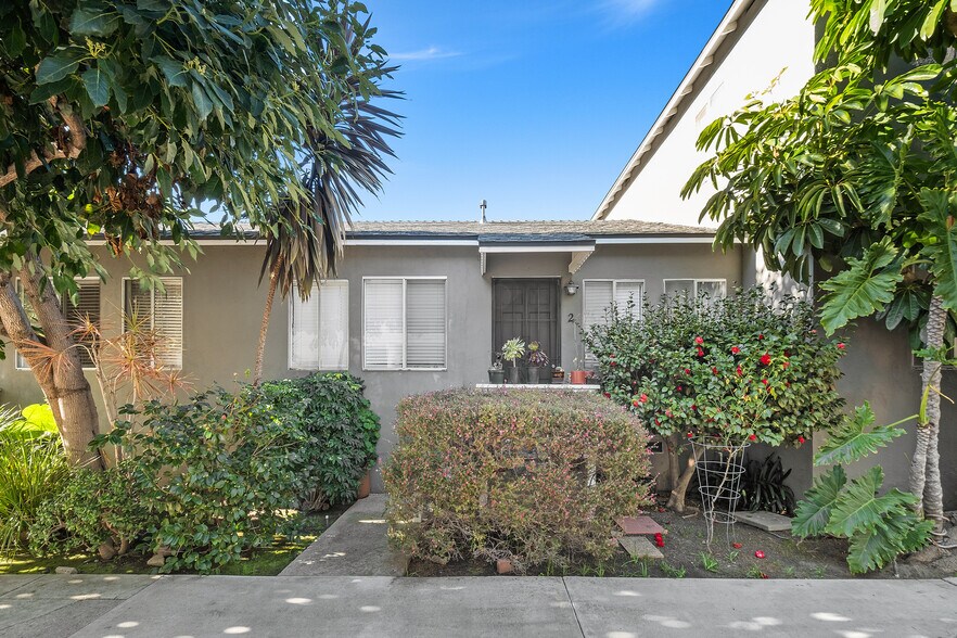 More Photos Of 2478 Purdue Ave, Los Angeles Apartments For Sale