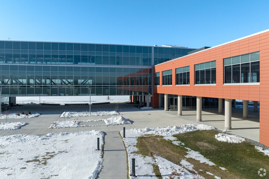 More Photos Of 5522 26th Ave, Kenosha Loft Creative Space For Lease