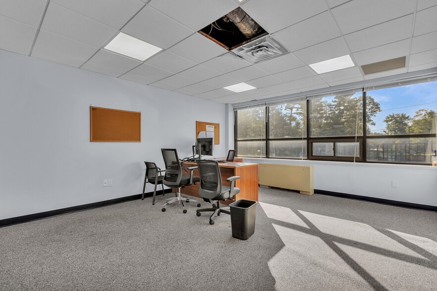 More Photos Of 1 Stone Pl, Bronxville Office For Lease