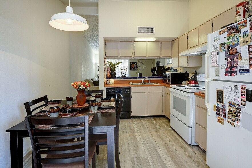 More Photos Of 2770 N Goyette Ave, Tucson Apartments For Sale