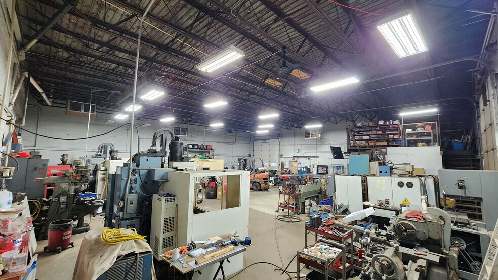 More Photos Of 109 S Main St, Marion Manufacturing For Sale