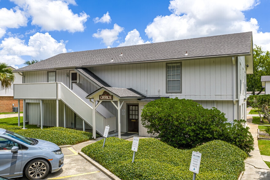 More Photos Of 150 Shady Arbors Cir, Houma Apartments For Sale