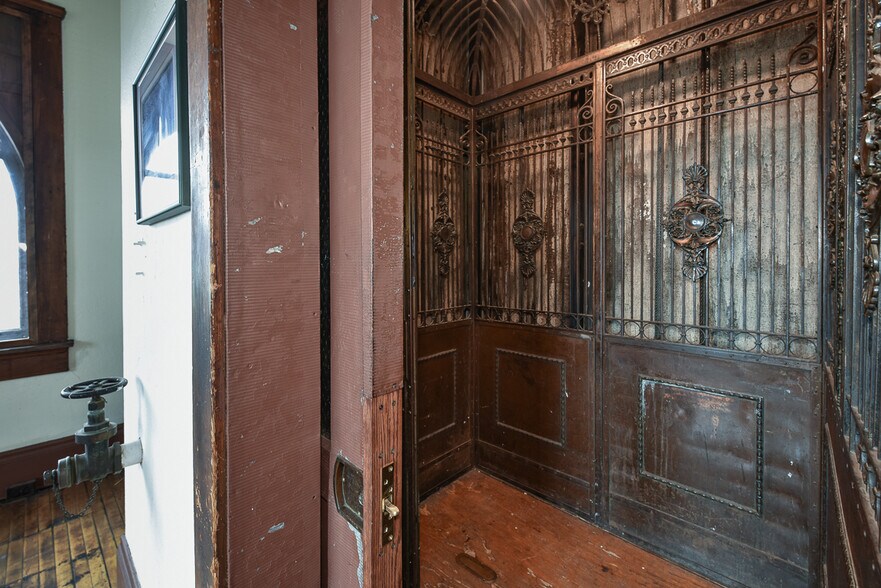 More Photos Of 4403 St Clair Ave, Cleveland Coworking Space