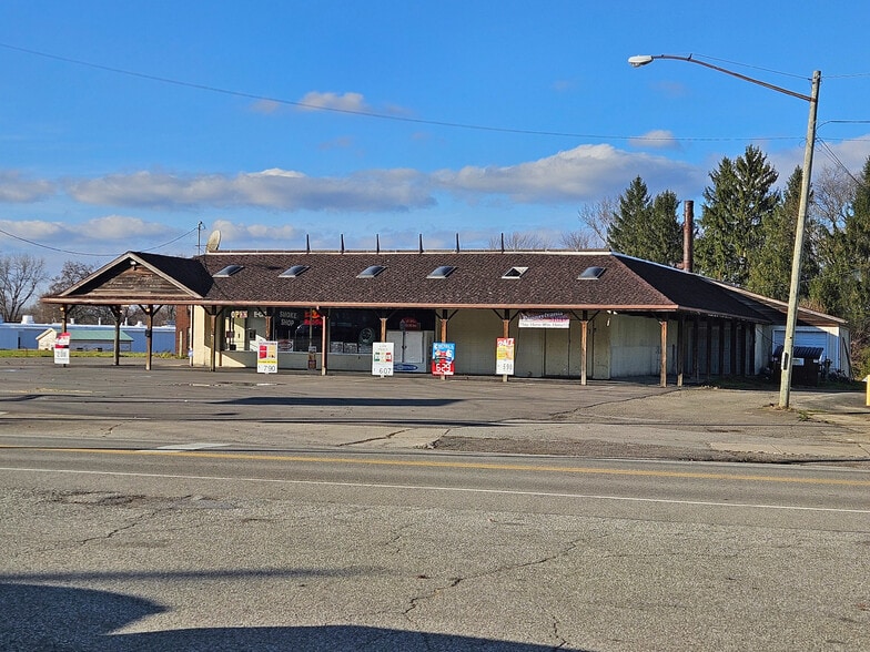 More Photos Of 110 Railroad St, Cambridge Springs Freestanding For Sale