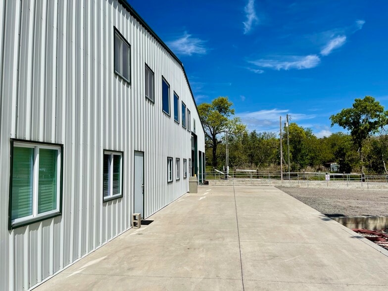 More Photos Of 5454 Foliage Way, Apopka Warehouse For Lease