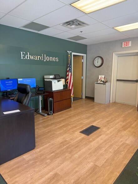 More Photos Of 451 S Main St, North Syracuse Medical For Lease