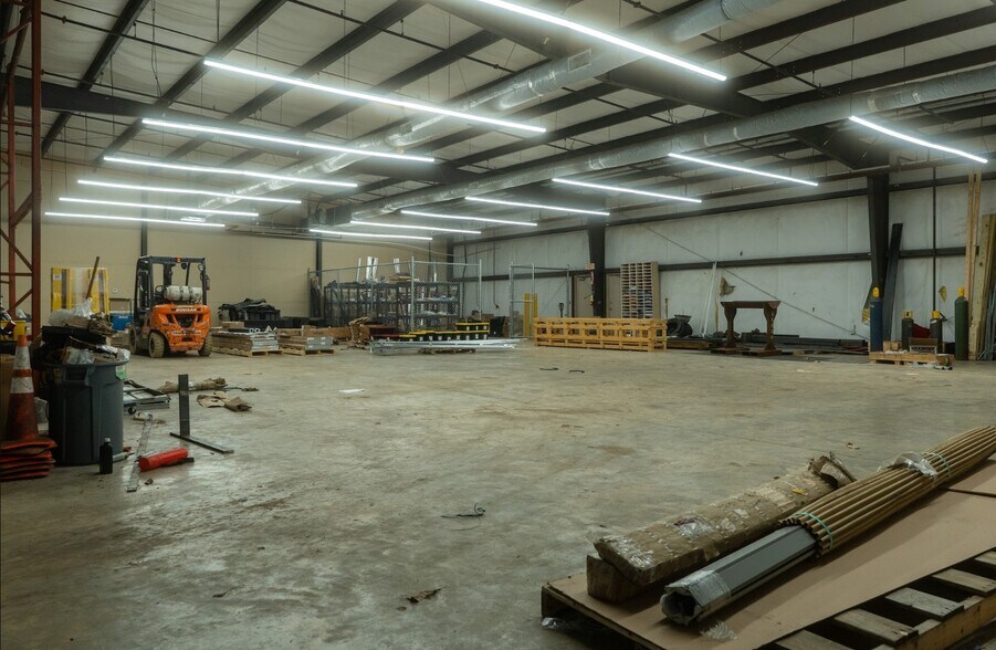 More Photos Of 207 Park Ct, Ridgeland Warehouse For Lease
