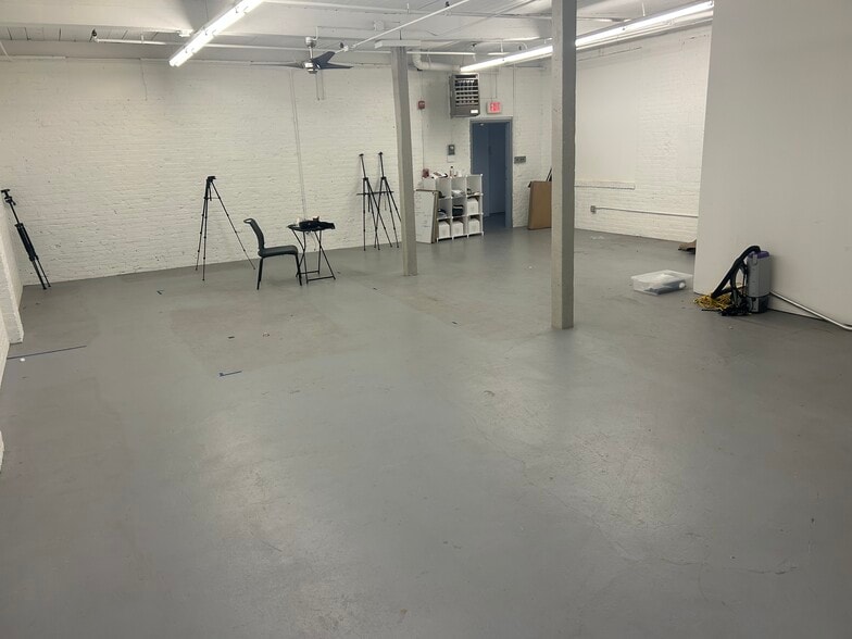 More Photos Of 99 S Bend St, Pawtucket Light Manufacturing For Lease