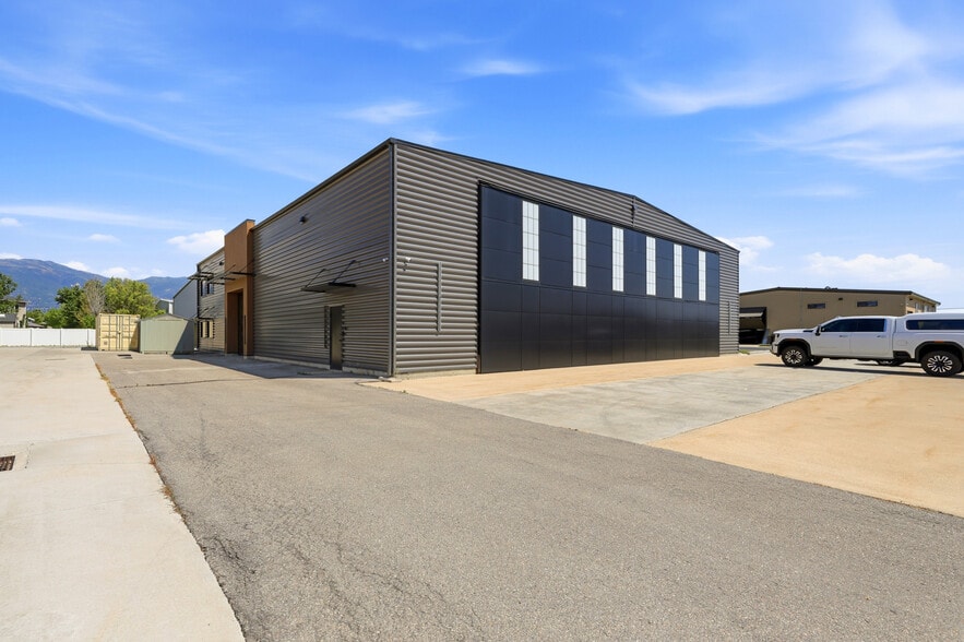 More Photos Of 1630 W 2225 S, Woods Cross Airplane Hangar For Lease
