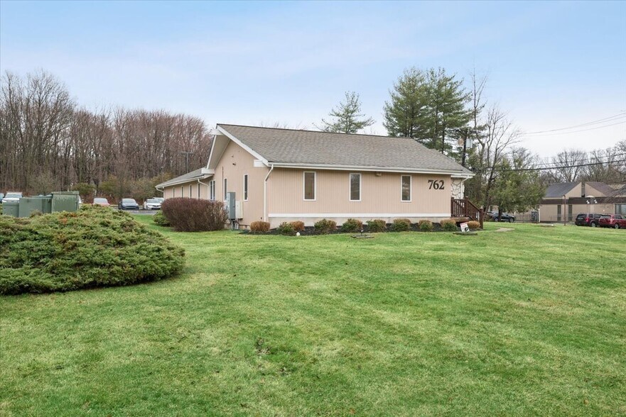 More Photos Of 762 US HIGHWAY 202/206, Bridgewater Medical For Lease