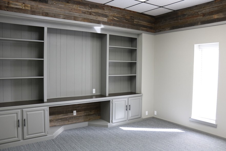 More Photos Of 2845 Broce Dr, Norman Office For Sale