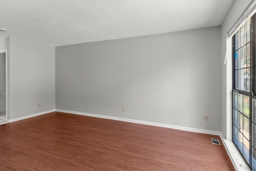 More Photos Of 162 Condor Ct, Clarksville Apartments For Sale