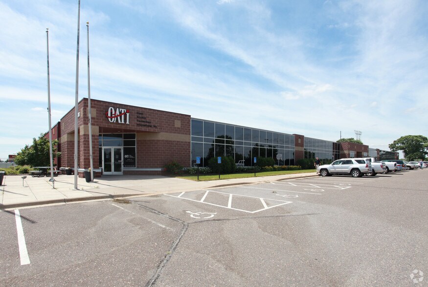 More Photos Of 2300 Berkshire Ln N, Plymouth Flex For Lease