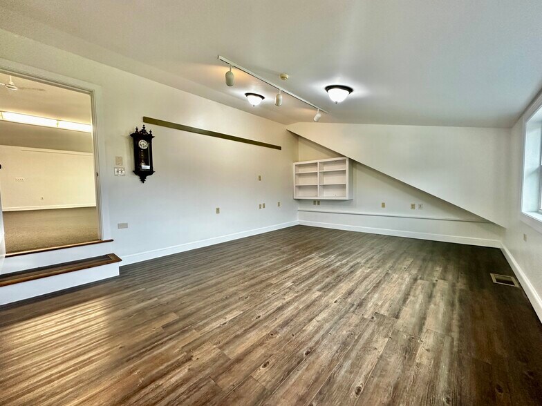 More Photos Of 550 Main St, Bethlehem Service For Lease