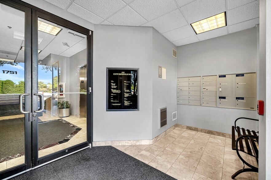 More Photos Of 1751 S Naperville Rd, Wheaton Medical For Sale