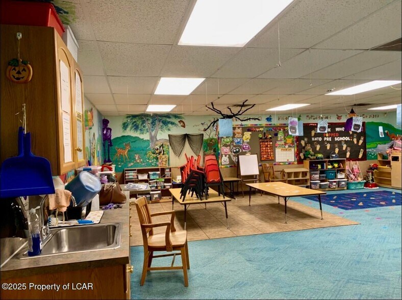 More Photos Of 18 Country Rd, Shavertown Medical For Sale