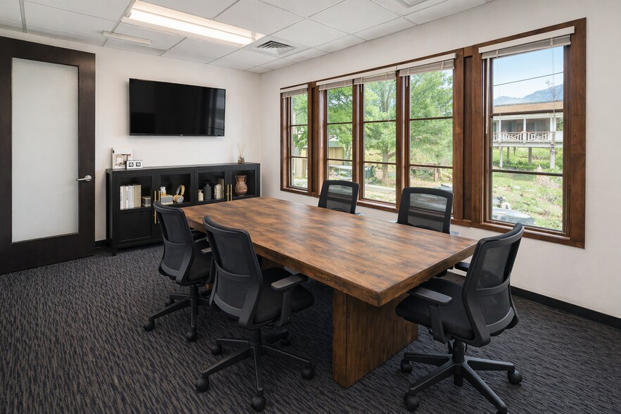 More Photos Of 150 Washington Ave, Santa Fe Office For Lease