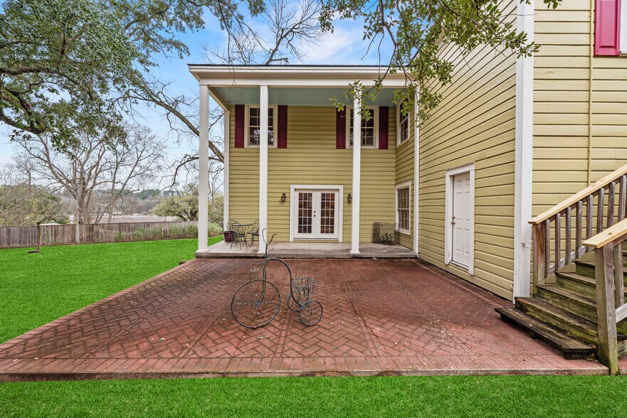 More Photos Of 1106 Avenue O, Huntsville Office Residential For Sale