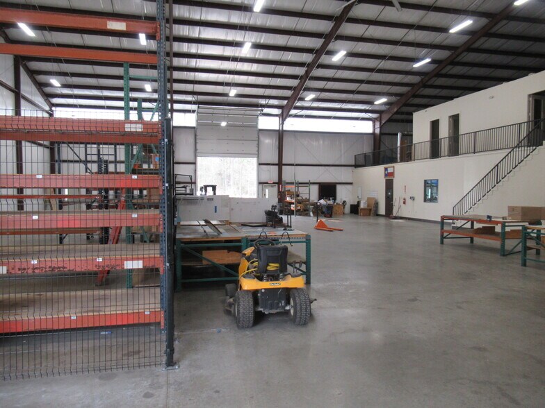 More Photos Of 21061 Gene Campbell Blvd, New Caney Warehouse For Sale