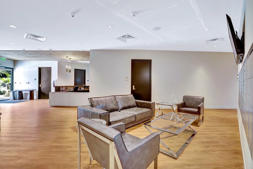 More Photos Of 801 Northpoint Pky, West Palm Beach Office For Lease