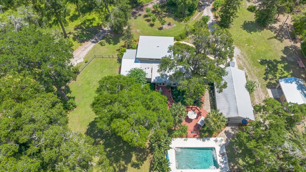 More Photos Of 1056 Reynolds Rd, De Leon Springs Specialty For Sale